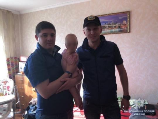 Отцу-извращенцу, снимавшему порно с 8-месячной дочерью, объявили о подозрении (фото, обновлено)