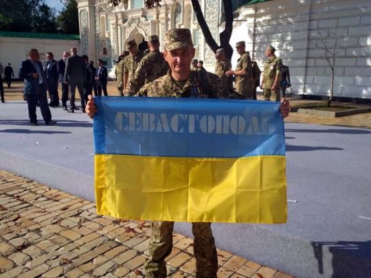 «Спасенный нами в Крыму флаг побывал в самых страшных боях на востоке Украины»