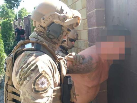 В Днепре задержаны пьяные стрелки, ранившие в лицо девушку-соседку (фото, видео)