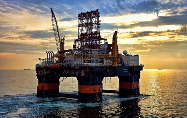 Нефть опустилась ниже $72 впервые с августа
