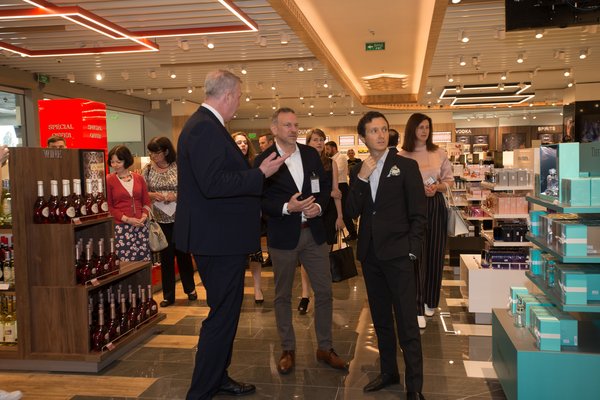 В аэропорту «Киев» открылся очередной мультибрендовый магазин Heinemann Duty Free (фото)