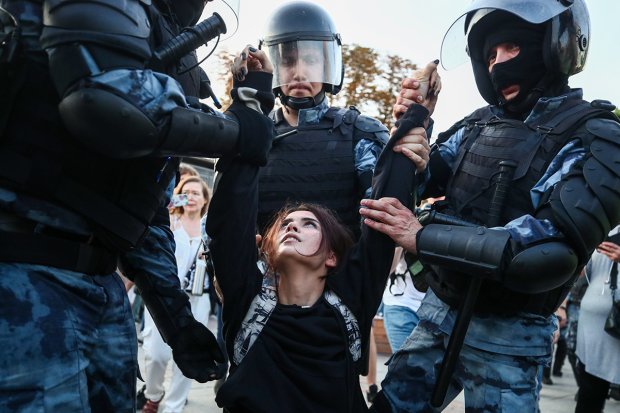Бюджет РФ поповниться на півтора мільйона: затриманих у Москві зобовязали сплатити штрафи