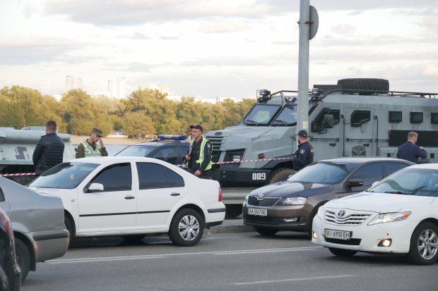 Чоловік погрожував підірвати міст Метро у Києві: що про це відомо