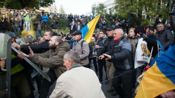 Чому Майдан і протести під Верховною Радою не варто порівнювати