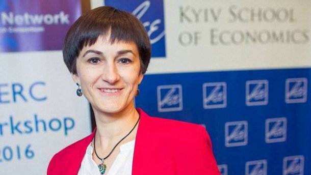 Чому не варто економити на відпустках і гнатися за вищою освітою: поради від економіста