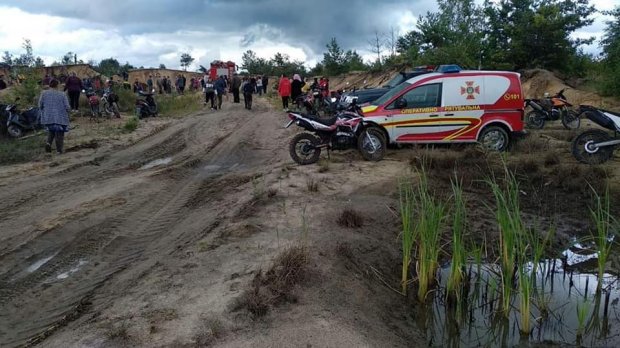 Дітей засипало піском на Рівненщині: одного з них відкопали мертвим
