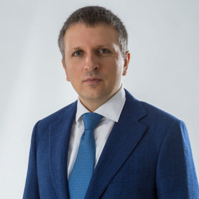 Декларації народних депутатів: круглі суми та багаті дружини