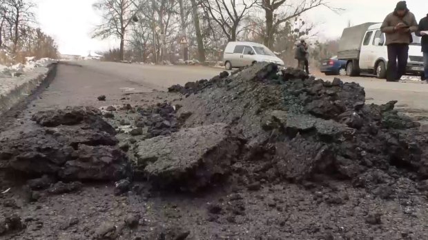 Дороги чи суцільне бездоріжжя: активісти взялися контролювати якість автошляхів в Україні