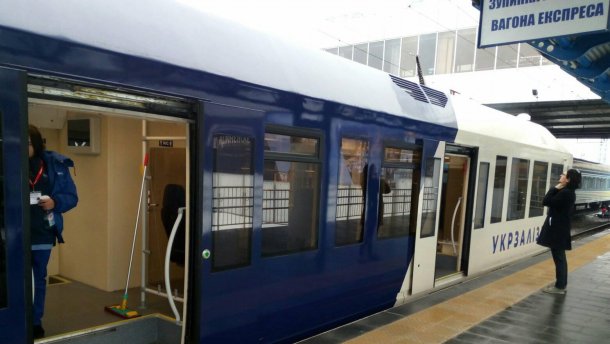 Експрес із Києва до аеропорту Бориспіль зламався вдруге
