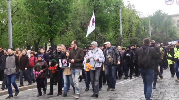 Головні новини 1 травня: новий паспортний указ Путіна та першотравневі демонстрації