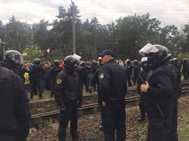 Головні новини 21 вересня: 9 загиблих у ДТП під Одесою і затримання активістів на Львівщині
