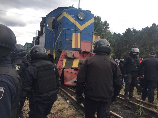 Головні новини 21 вересня: 9 загиблих у ДТП під Одесою і затримання активістів на Львівщині