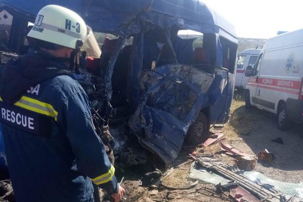 Головні новини 21 вересня: 9 загиблих у ДТП під Одесою і затримання активістів на Львівщині