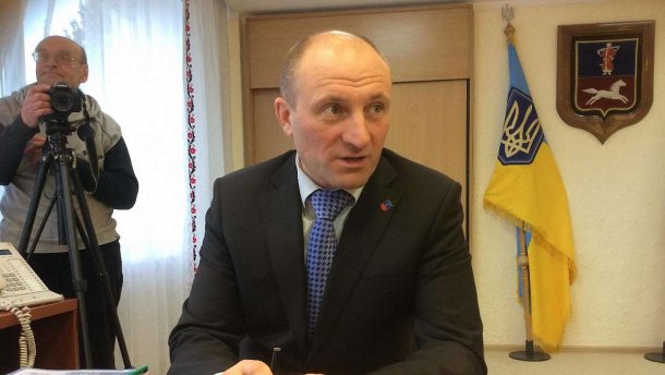 Меру Черкас оголосили підозру через таємне засідання міськради на Чернечій горі