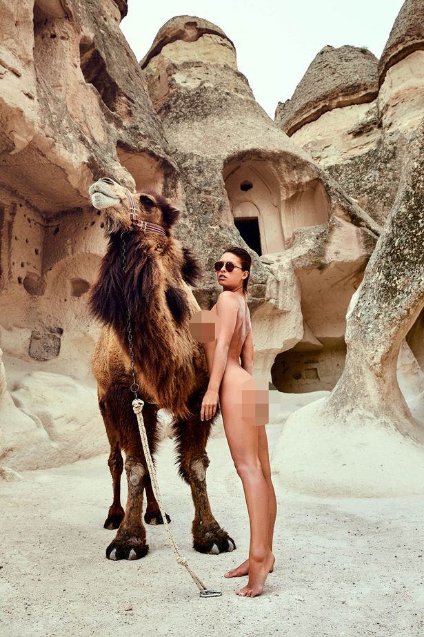 Модель Playboy Маріса Папен оголилась в мечеті: провокативні фото 18+