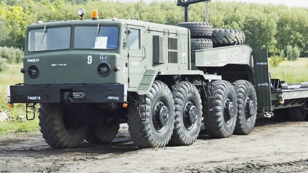 На Донбасі військовий тягач окупантів збив літнього чоловіка, постраждалому відірвало ногу