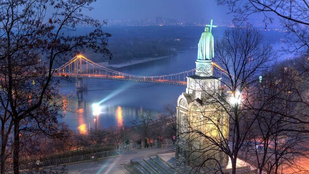 Навів мости: нащо Кличко нівечить Володимирську гірку?