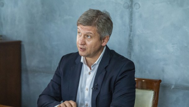 Не хочеться будувати стосунки як жертва, постійно щось просити, – Данилюк про відносини із США