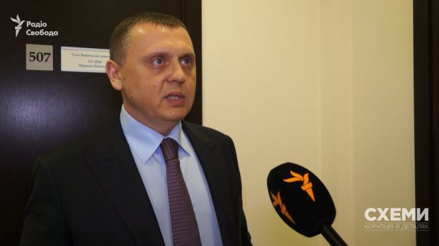 Низка можновладців може використовувати статус почесних консулів задля недоторканності