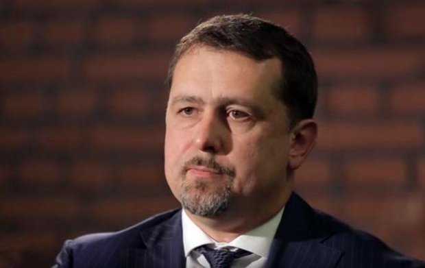 Інтерв’ю на замовлення: як відмивався скандальний Семочко, діти якого не вилазять із Криму