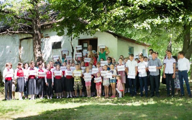 Омелян живе у вигаданому світі, або Чиновники не здатні зробити подорожі Україною можливими
