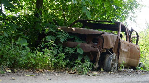 Піски через 5 років після звільнення: як бойовики знищили елітне селище на околиці Донецька