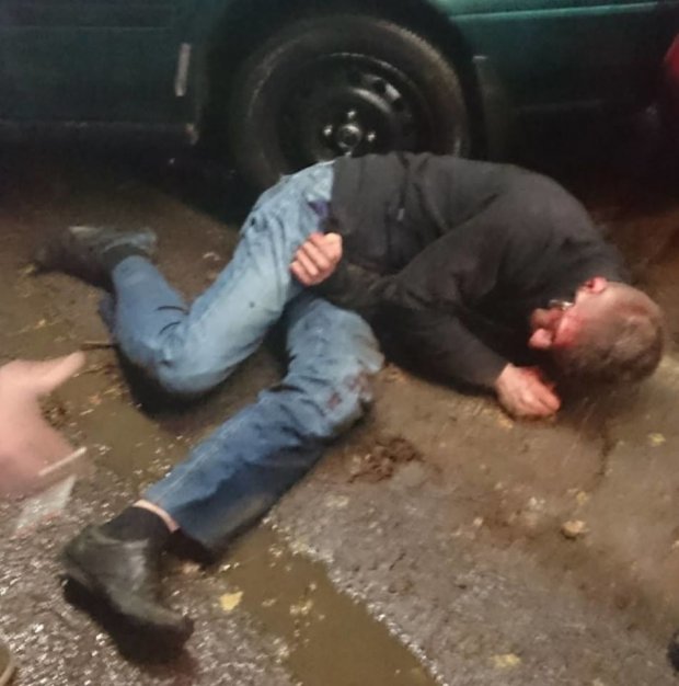 П’яний водій за кермом розтрощив декілька автівок, в яких перебували діти