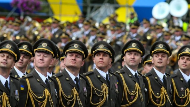 ПАРАДуємося – із Зеленським чи без нього, або Пять найгірших помилок президента