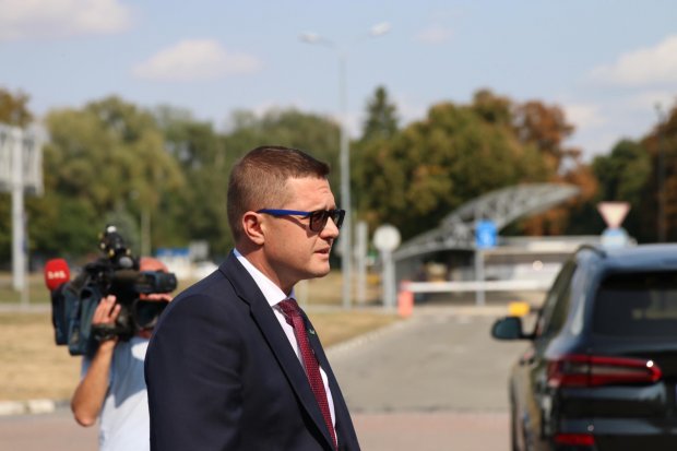 Полонені українці повернулися з вязниць Росії: хроніка у фото та відео