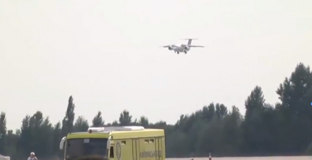 Полонені українці повернулися з вязниць Росії: хроніка у фото та відео