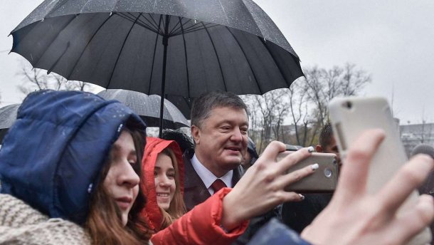 Порошенко пообіцяв українцям нові безвізові країни