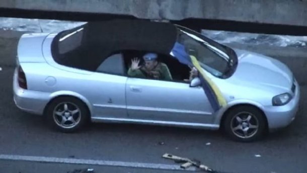 Правоохоронці допитали мінера моста у Києві: відео допиту