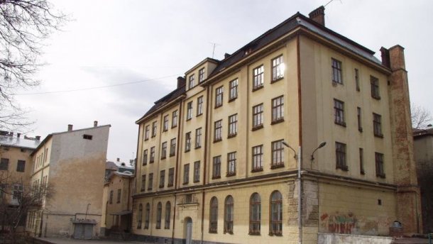 Приміщення для сиріт у Львові хотіли продати з аукціону: місто викупило його за 40 млн грн