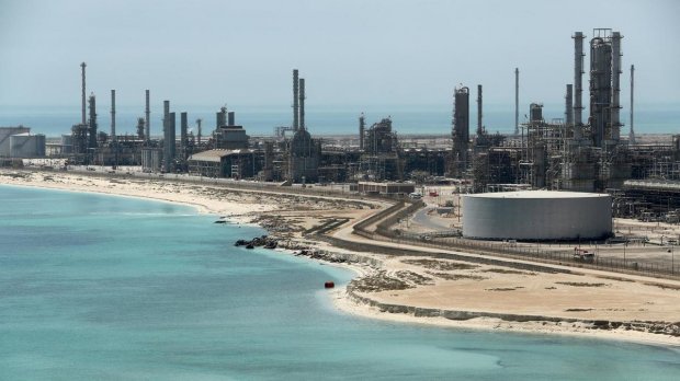 Рейтинг Зеленського, залежний від України Газпром та розкол від Патріарха Кирила: блоги тижня