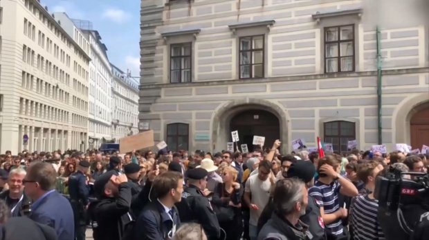 Російські гроші довели до відставки: всі деталі скандалу з австрійським віце-канцлером