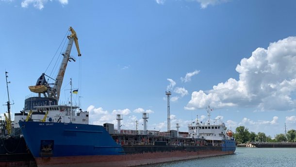 Російські спецслужби обшукують офіс компанії, танкер якої затримали в Україні