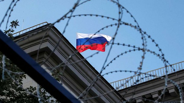 Щоб росіяни менше тут шастали, – політолог про візовий режим з Росією