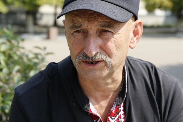 Син скоріше зломиться, але не зігнеться, – батько військовополоненого