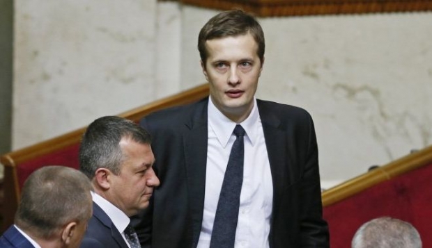 Складні часи для Порошенка: що відомо про обшуки компаній, повязаних з політиком