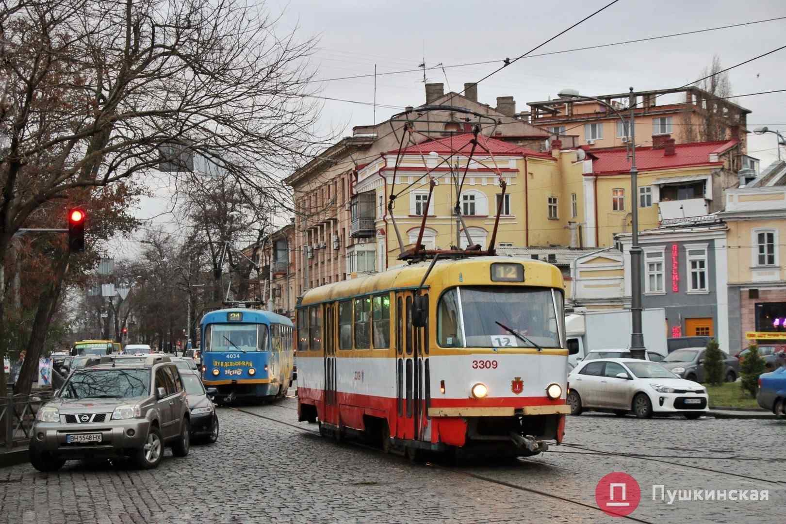 Трамвай всегда прав: в Одессе за несколько дней произошло два поучительных ДТП с электротранспортом. Видео