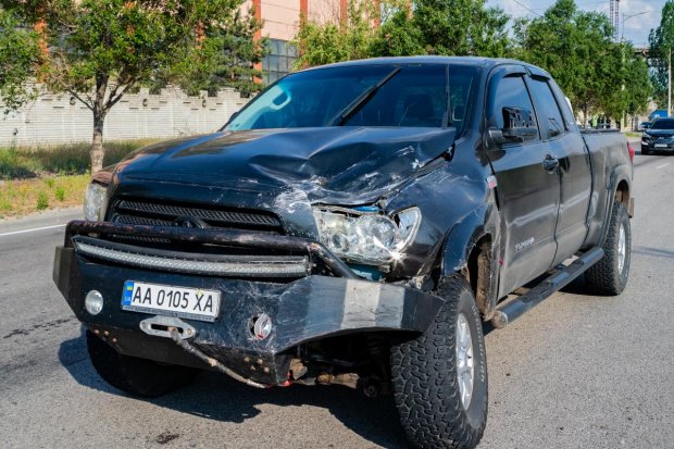 Три авто зіткнулися у Дніпрі: загинули подружня пара та 11-річна дитина