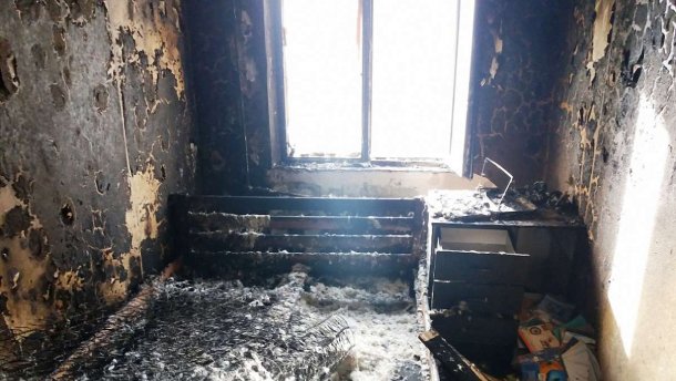 У Чернігові 7-річний хлопчик підпалив квартиру, бо грався сірниками