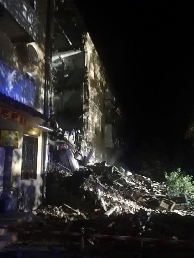 У Дрогобичі обвалилася частина багатоповерхівки: зросла кількість загиблих