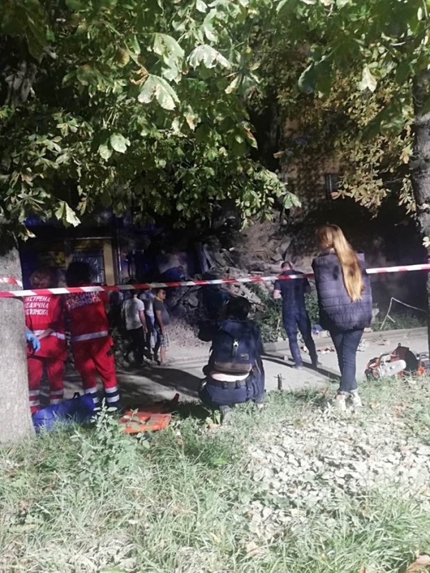 У Дрогобичі обвалилася частина багатоповерхівки: зросла кількість загиблих