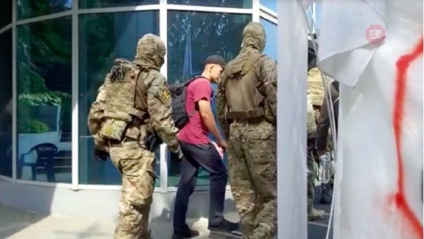 У Головному управлінні ДФС Дніпровщини ДБР та СБУ провели обшук
