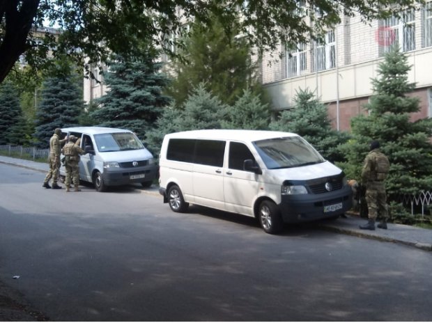 У Головному управлінні ДФС Дніпровщини ДБР та СБУ провели обшук