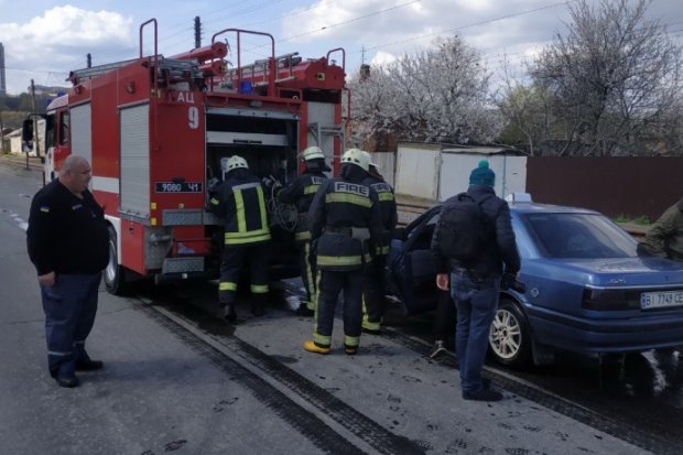 У Харкові двоє людей опинилося у небезпеці через прорив труби з окропом: відео
