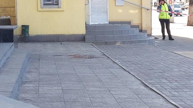 У Камянському стріляли в активіста, є постраждалі: фото (оновлено)