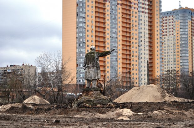 У Києві знайдено прихований памятник Леніну: опубліковані фото