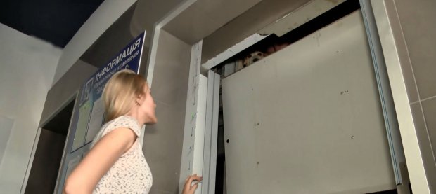 У Львові четверо людей з собакою застрягли в ліфті на 8 годин